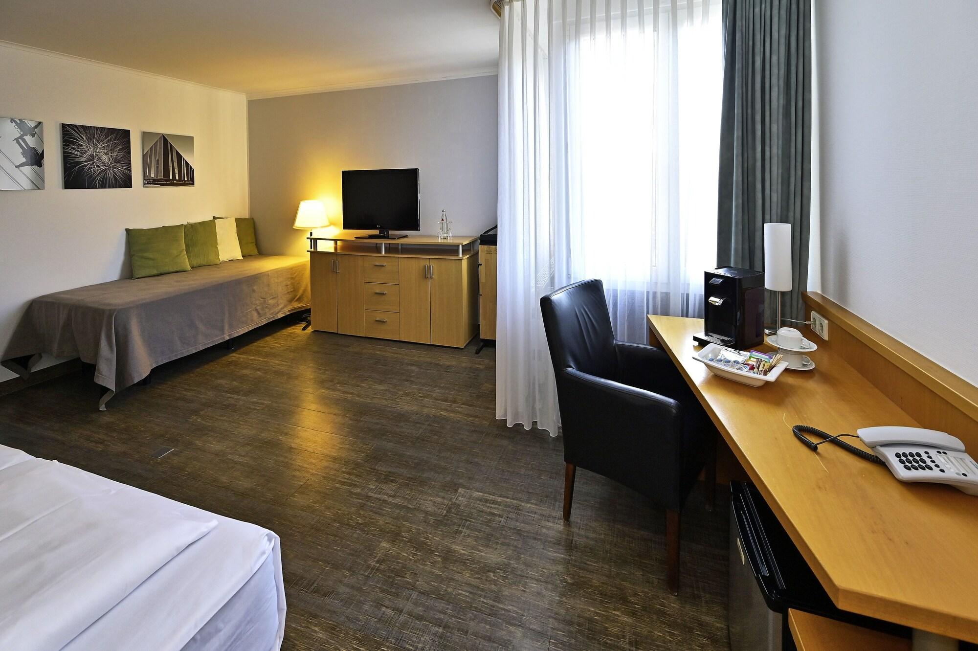 Hesse Hotel Τσέλε Εξωτερικό φωτογραφία