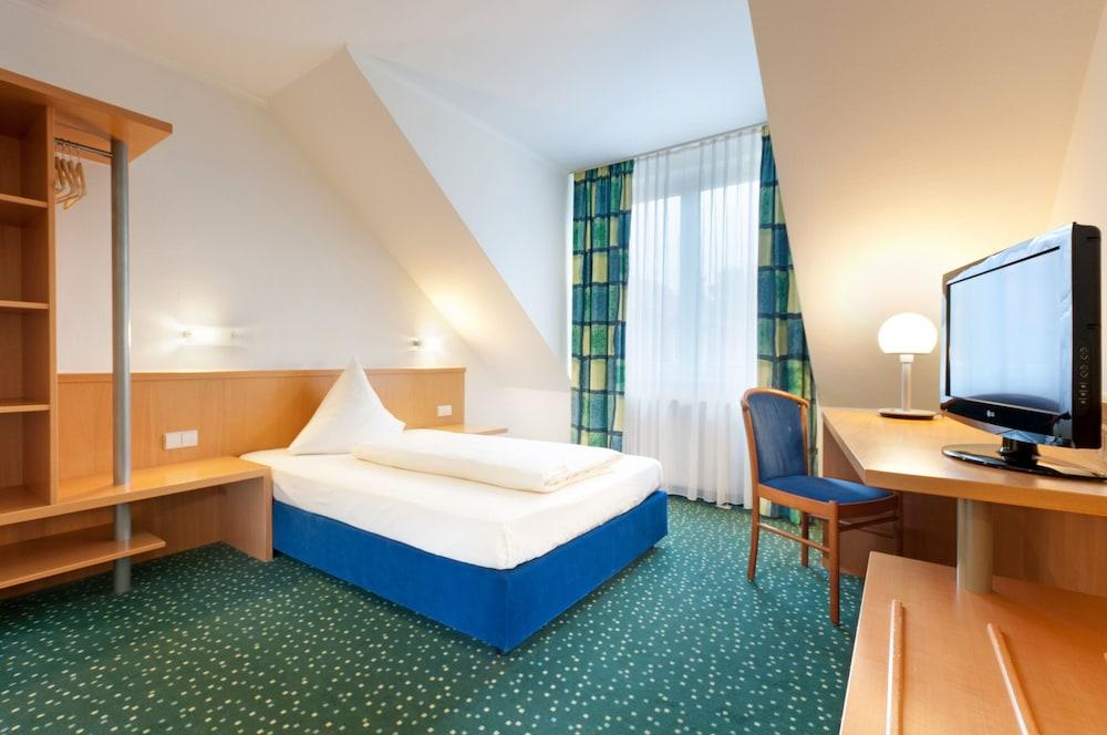 Hesse Hotel Τσέλε Εξωτερικό φωτογραφία